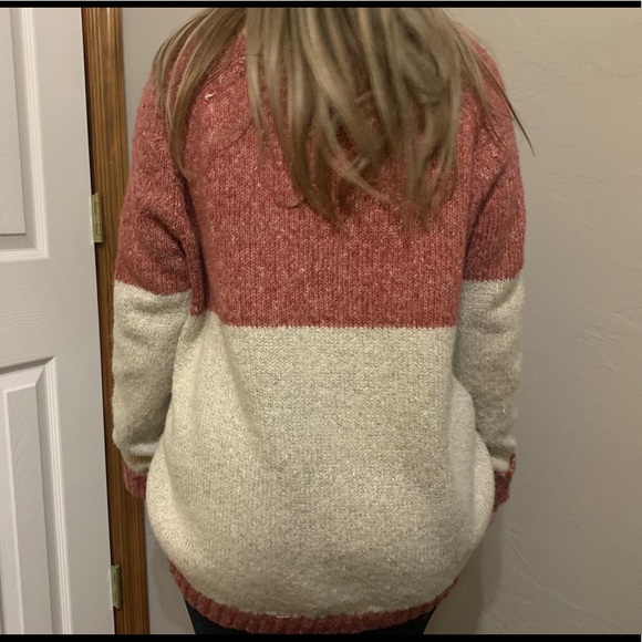 sweater - Picture 3 of 4